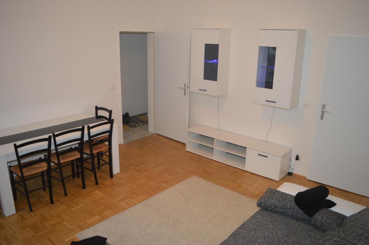 Nette Altbauwohnung Nur 10 Min Von Der City Wenen Buitenkant foto