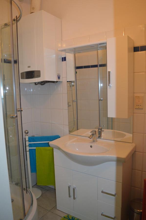 Nette Altbauwohnung Nur 10 Min Von Der City Wenen Buitenkant foto